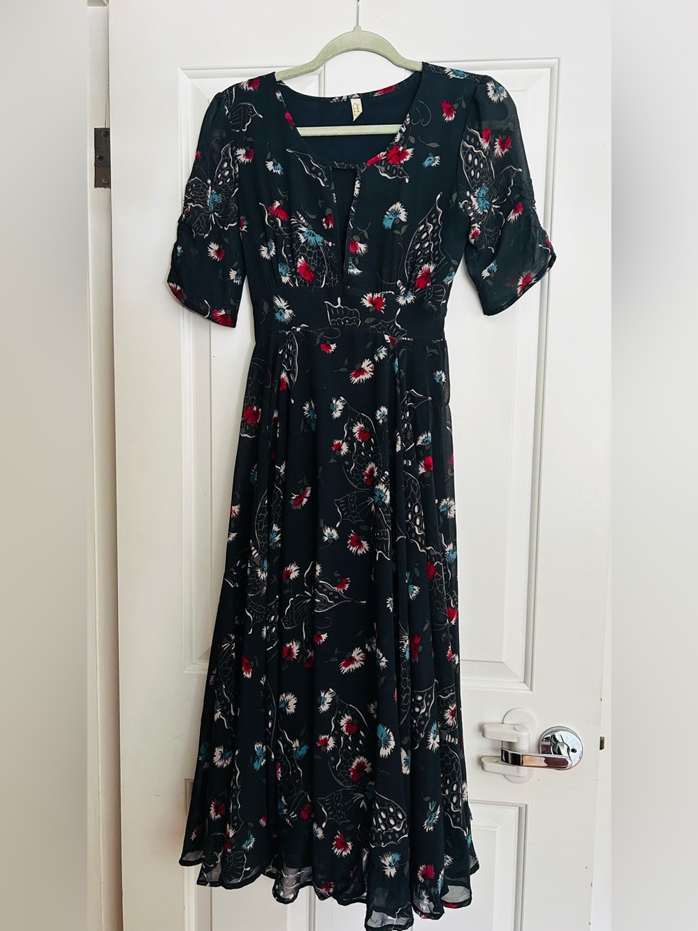 Floral Free People Midi Dress with Keyhole Neck - Picture 4 of 12